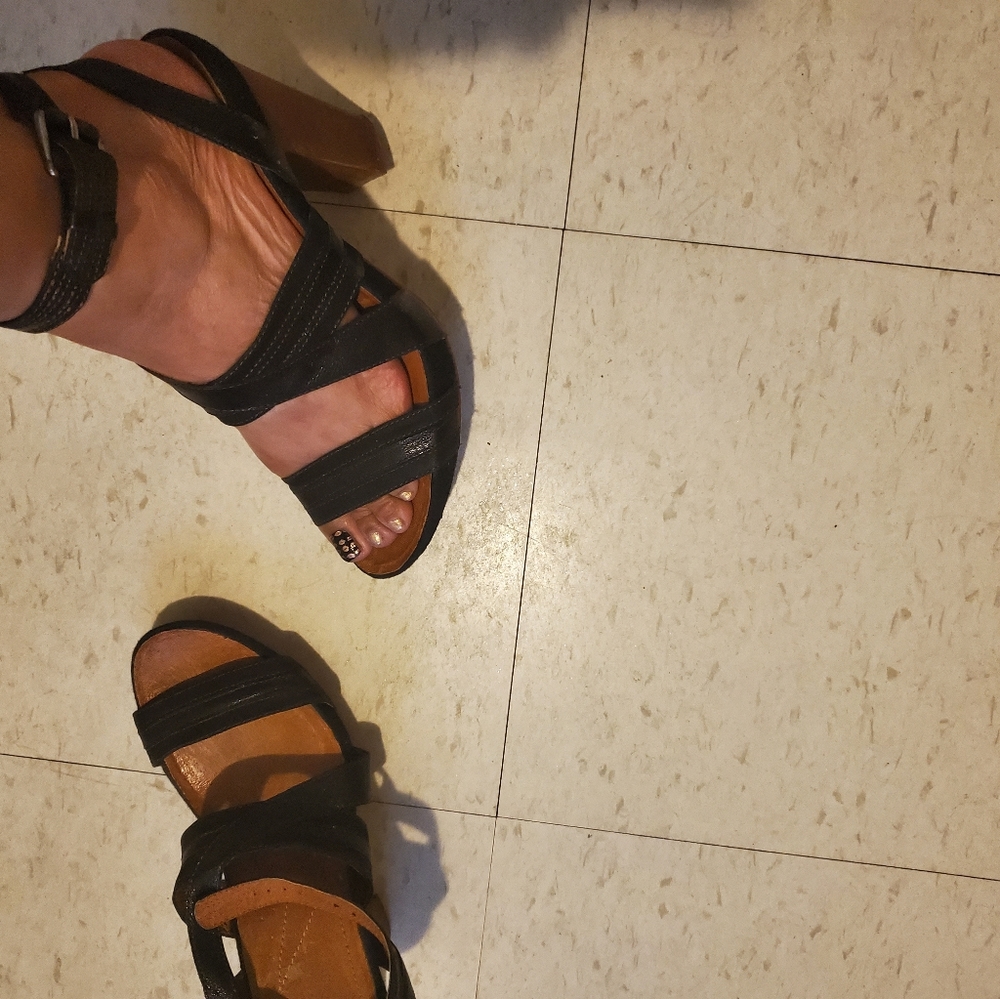 Naya Sandals